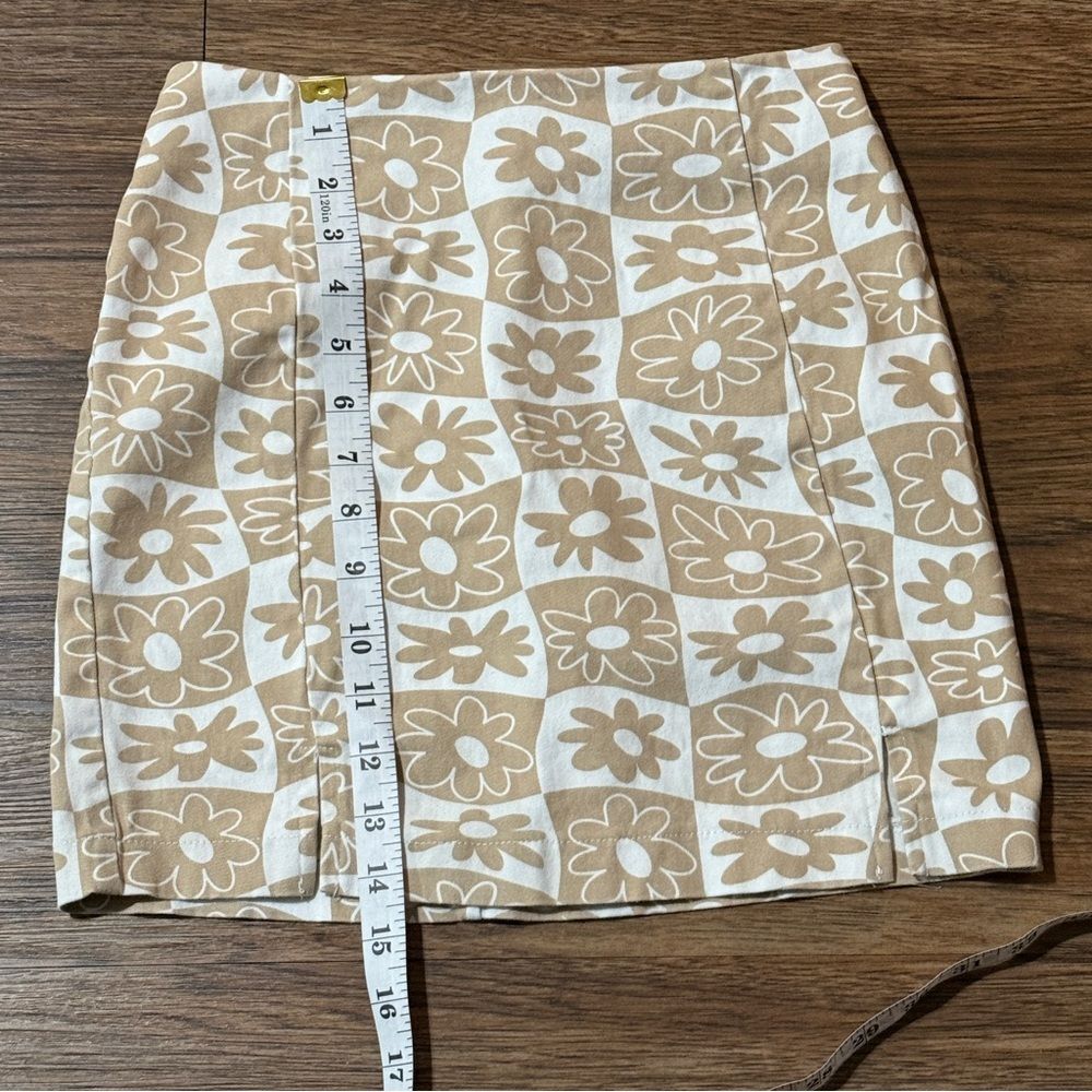 Love On A Hanger Retro Print Mini Skirt Beige White Size 1 - Picture 9 of 12